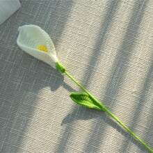 1/3/6/10 Pcs Handmade Crochet White And Yellow Calla Lily Flowers. Artificial Flowers, Yarn Flowers. Suitable As A Gift For Mom, Or Her Decoration, Or For Restaurant, Living Room, Bedroom, Party, Wedding, Outdoor Decoration. Fit For Spring/Summer Decor, Easter, Mother's Day, Thanksgiving, Harvest Festival, New Year, Housewarming, Wedding And Other Celebrations. Gifts Birthday Graduation