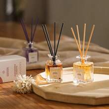 1 pièce Diffuseur d'aromathérapie de décoration romantique pour la maison, diffuseur de parfum de 50 ml pour la décoration de la maison, rafraîchisseur d'air pour le salon, couleur aléatoire