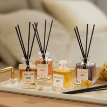 1 pièce Diffuseur d'aromathérapie de décoration romantique pour la maison, diffuseur de parfum de 50 ml pour la décoration de la maison, rafraîchisseur d'air pour le salon, couleur aléatoire