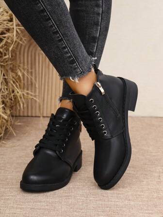 2025 年秋冬女式新款黑色系带侧拉链心形装饰奢华时尚百搭机车踝靴，休闲户外欧洲和英国风格粗跟度假踝靴和短靴情人节