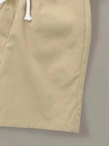 2 件装男童字母图案印花短袖 T 恤和抽绳短裤套装