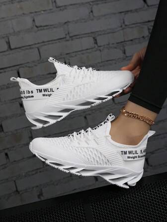 女士透气网眼休闲时尚运动鞋、运动厚底运动鞋、剃刀运动鞋、跑步鞋、时尚鞋、四季皆宜