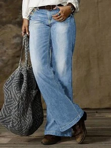 Plus Size Women Loose Casual Versatile Denim Jeans With Pockets - Light Wash - View 3