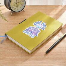 3 Zoll Vinyl Aufkleber "One More Chapter", Design mit lesendem Skelett, Geschenk für Buchliebhaber, perfekt für Laptops, Wasserflaschen, Handyhüllen, Notizbücher und mehr, wasserfest und dauerhaft, einfach anzubringen, hochglänzende Oberfläche, UV-geschützt, kratzfest, ideal für Personalisierung und als Geschenk, Aufkleber für Buchliebhaber, Aufkleber für E-Book-Reader, Geschenk für Buchliebhaber, Bücher-Merchandise, Aufkleber für Schmöker-Fans, Aufkleber für Lesebegeisterte, E-Reader