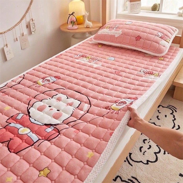Coprimaterasso Queen Size Bolbom's In Microfibra Morbida, Imbottito, Con Tasche Profonde Fino A 43 Cm (152x203 Cm, Bianco) - 3