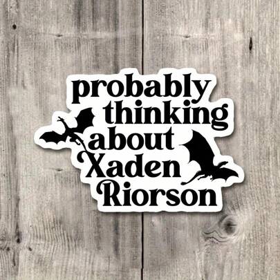 可能正在考虑 Xaden Riorson 贴纸，带有飞龙剪影的粗体黑色文字，非常适合奇幻书迷，非常适合装饰笔记本电脑、水瓶、笔记本等，防水，书香贴纸，书迷，书贴纸，Kindle 贴纸，书籍商品，书迷礼物易于粘贴和移除