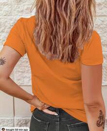 Crew Neck T-Shirt - Fashionable Womens Graphic Print T-Shirt - Casual Short Sleeve Crew Neck Top - Lightweight & Breathable For Spring & Summer Wardrobe - 橘色 - 查看 2