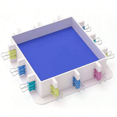 产品包括可调节模具和硅胶模具，用于制作带有可重复使用框架的塑料模具、树脂模具套件、肥皂模具、蜡烛模具和活页夹以及双面胶带。