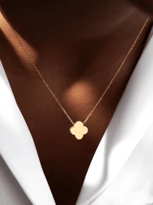 Modieuze roestvrijstalen ketting met geluksklavertjevier hanger voor vrouwen Elegante vergulde ketting Bruiloftssieraden Groothandel voor vrouwen Dagelijks gebruik