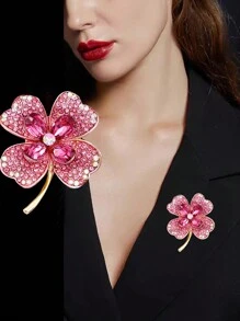 Elegant Sparkling Four-Leaf Clover Brooch, High-End Green Women's Lapel Flower, High-Quality Suit Pin, New Fashion Accessory Valentines,Mom,Mother,Mother's Day,Gift