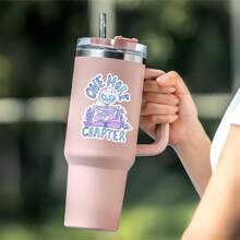 3 Zoll Vinyl Aufkleber "One More Chapter", Design mit lesendem Skelett, Geschenk für Buchliebhaber, perfekt für Laptops, Wasserflaschen, Handyhüllen, Notizbücher und mehr, wasserfest und dauerhaft, einfach anzubringen, hochglänzende Oberfläche, UV-geschützt, kratzfest, ideal für Personalisierung und als Geschenk, Aufkleber für Buchliebhaber, Aufkleber für E-Book-Reader, Geschenk für Buchliebhaber, Bücher-Merchandise, Aufkleber für Schmöker-Fans, Aufkleber für Lesebegeisterte, E-Reader