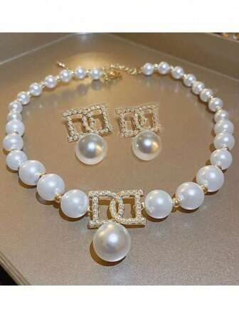 1 set europeisk och amerikansk stil med strass utsmyckade bokstavsörhängen, unik design, lyxiga trendiga örhängen, lämpliga för flickvän, bästa vän, vardagskläder, presentserier