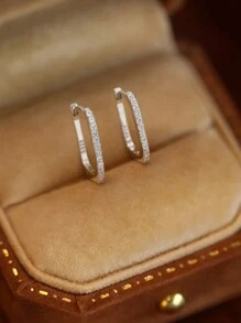 1pair Huggie Hoop Earring Sets. They Are Delicate And Small S925 Sterling Silver Earrings, Suitable For Multiple Piercings. They Are Lightweight And Fashionable Jewelry, Ideal For Women To Wear On Daily Dates.