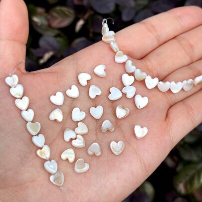 20 Stücke natürliche weiße Herzform Muschelperlen, Größe 6mm, zum Herstellen von Ohrringen, Halsketten, DIY Schmuckherstellung