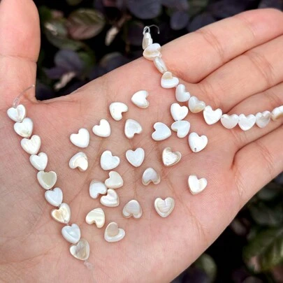 20 st naturliga vita snäckskal, hjärtformade pärlor, 6 mm storlek, för att göra örhängen halsband, DIY smycken hantverksmaterial