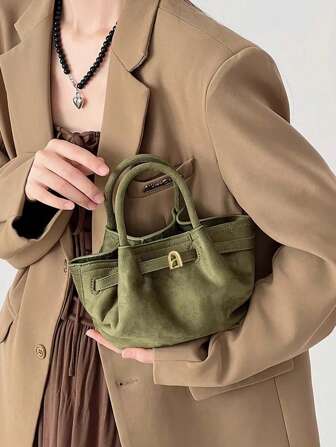 欧美秋冬小众设计绒面皮革水桶包配肩带，女士街头风手提包适合购物、通勤、聚会出席、送礼