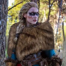 1pc Extra Wide & Thick Faux Fur Viking Medieval Warrior Knight Hooded Cloak, Carnival Party Stage Performance Prop - Multicolor - View 2