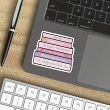 Soulmates Fake Dating -Sunshine Zwangsnahe Feinde zu Liebhabern Nur ein Bett 3 Zoll Vinyl Aufkleber, Buch Liebhaber Geschenk, süßes und künstlerisches Design, perfekt für Laptops, Wasserflaschen, Handyhüllen, Notizbücher und mehr, wasserfest, leicht anzubringen