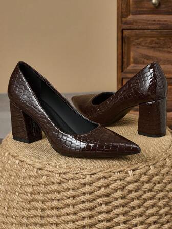 Bombas de punta marrón con slip-on para mujer, adecuadas para el hogar, la oficina, las vacaciones, los viajes, las salidas casuales, con estilo retro, versátiles, de alta calidad y cómodas