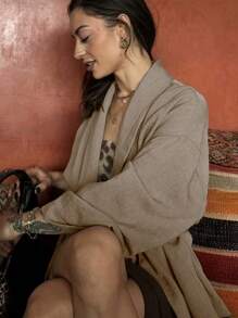 Cárdigan de estilo kimono de unicolor y frente abierto minimalista para mujer - Caqui - Ver 4