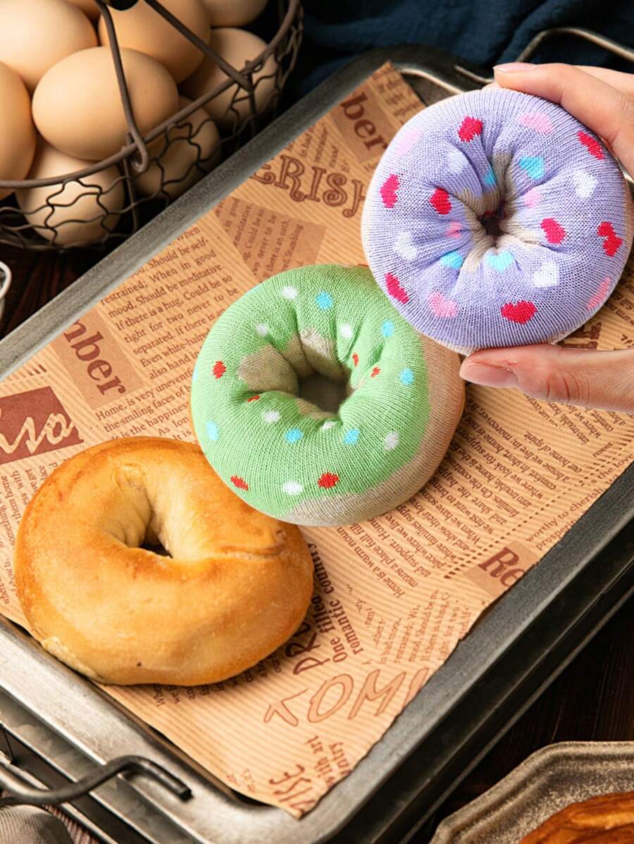 2 Pairs Unisex Crew Length Socks, Colorful Donuts Pattern Design