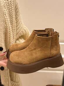 2024秋冬新款厚底休闲百搭平底时尚英伦风女式踝靴，复古绒面软底 - 黃色 - 查看 1