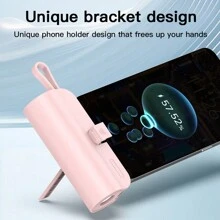 迷你便携式手机充电器 5000mAh 移动电源，内置 Type-C USB C 块接口充电/适用于 iPhone 电缆，输出 5V/2A，内置 LED 灯，内置支架功能，小巧紧凑，适用于为 iPhone 16/15/14/13/12/11 /Plus/Pro/ProMax/Apple/智能手机、耳机、扬声器等产品充电，适合户外玩耍、购物、旅行、适用于 Apple iPhone、iPad、Android 手机的便携式电源，适合家人、朋友、孩子、生日、圣诞节、冬季的礼物 - 粉色 - 查看 2