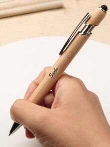 Spersonalizowany zestaw upominkowy z motywującym długopisem kulkowym dla pracowników. Może być używany jako upominek na świąteczne przyjęcie, prezent dla nauczycieli, uczniów, kobiet, wolontariuszy, członków zespołu i współpracowników. Nadaje się do szkół, biur, centrów handlowych, hoteli, restauracji, jako długopis reklamowy, gadżety szkolne, nagrody na wydarzenia szkolne, prezenty z okazji Dnia Nauczyciela dla nauczycieli, do firm, centrów handlowych, promocji w biurach oraz jako nagrody. Wielofunkcyjny, ozdobny, wielokrotnego użytku, nowoczesny, kolorowy, uroczy, vintage, kreskówkowy, kawaii, niestandardowy, spersonalizowany, unikatowy, spersonalizowany, dla pracowników, klientów, studentów, do firm/pracy/biura, do szkoły.