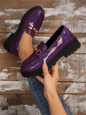 圆头厚底乐福鞋女款春秋新款英伦风百搭厚底黑色通勤皮鞋大码女士春秋防滑橡胶外底金链厚底皮鞋