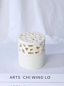 1pc Cute Hollow Aroma Diffuser, Small Gift, Resin White & Beige Home Decor
