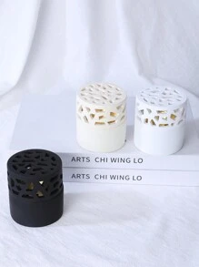 1pc Cute Hollow Aroma Diffuser, Small Gift, Resin White & Beige Home Decor