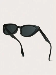 1pc Women's Black Cat Eye PC Frame Solid Color Vintage Fashionable Glasses, Suitable For Daily Wear Fashion Glasses For Women,Shades For Ladies,Fall Winter Outfits,Beach Accessories,Vintage Retro Y2k Basics Eyeglasses,Business Casual Gifts,Perfect For Everyday Wear,Seaside,Beach,Vacation,Walking,Shopping,Driving,Street Photos