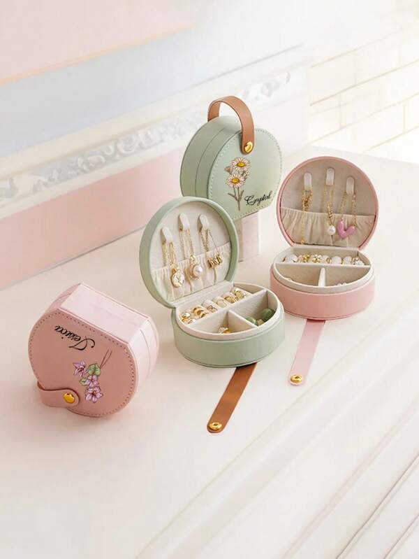 Boîte à bijoux portable demi-ronde personnalisée. Boîte de rangement de type mallette de princesse mini pour boucles d'oreilles, colliers et bagues. Boîte à bijoux portable créative pour colliers et boucles d'oreilles. Boîte de rangement de bijoux étanche, scellée, sans repassage, gravée, ornementale, raffinée, vintage, de haute qualité, adorable, personnalisée, unique. Cadeau idéal pour lui, elle, le petit ami, la petite amie, le père, la mère, la famille, les amis, le fils, les élèves, la fille, les travailleurs