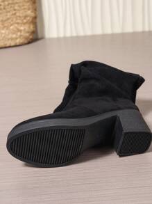 2025 年秋冬女式厚底粗跟圆头仿麂皮中筒靴 - 坡跟及膝靴，百搭，可搭配紧身裤、休闲裤、紧身裤、连衣裙、短裤、日常和节日服装、情人节、正式派对、优雅、舒适、户外、防滑、百搭、黑色、一脚蹬 - 黑色 - 查看 7