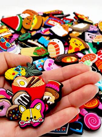 10/30/50/100 piezas Charms aleatorios de comida/animales/flores/dibujos animados lindos, adecuados para zuecos, sandalias, accesorios de alta calidad, excelentes regalos para adolescentes, hombres, mujeres y adultos