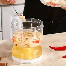 1 pieza Recipiente para pepinillos de 6.76 oz con tapa coladora y tenedor de acero inoxidable, recipiente de almacenamiento de pepinillos hermético a prueba de fugas con tapa basculante con mecanismo de cierre, lata de alimentos redonda reutilizable