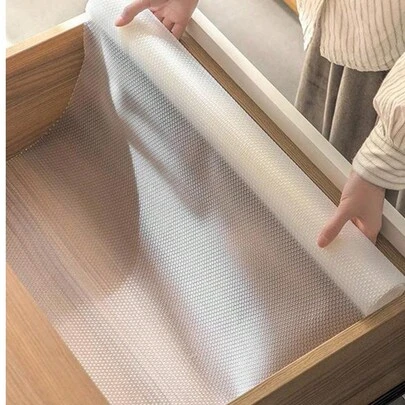 1卷EVA材质厨房橱柜衬垫，防油防潮，可裁剪成所需尺寸，适用于架子、抽屉、橱柜、冰箱架、餐桌垫等。