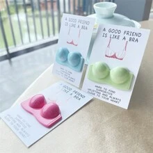 10/5/1pc Inspiring Encouragement Card: Good Friends Are Like Bras - Perfect For New Year's, Carnival, Thanksgiving, Graduation, Christmas, Halloween, And Any Occasion - Resin Hug Card - Hot Pink - View 7