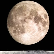 1 Pc Moon Projection Night Light, Bedroom Decor LED Moonlight Lamp, Romantic Atmosphere Lighting, Space Themed Party, Button Control, Battery Powered, Suitable For Holiday Bedroom/Living Room Decor (Batteries Not Included)