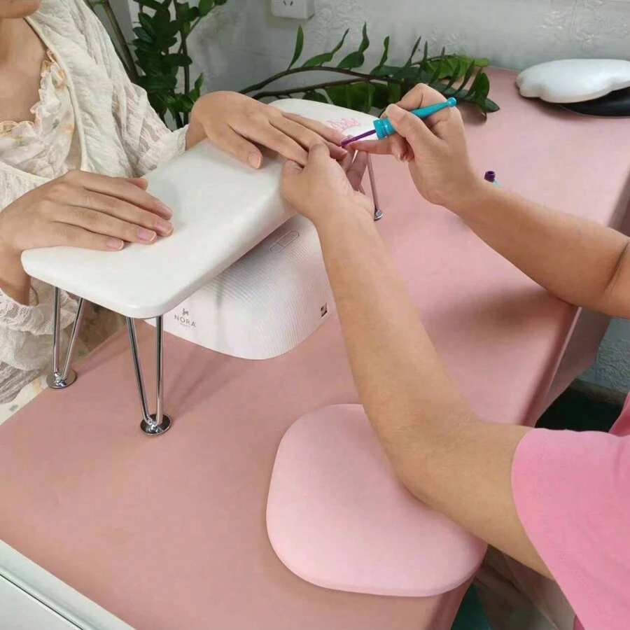 1pc Manicurist Elbow Pad, Alleviates Elbow Pain, Prevents Callus Formation, Comfortable Elbow Rest, Manicure & Eyelash Extension Tool, Suitable For Office Workers, EVA Anti-Scratch & Non-Slip, Odorless - Multicolor - View 1