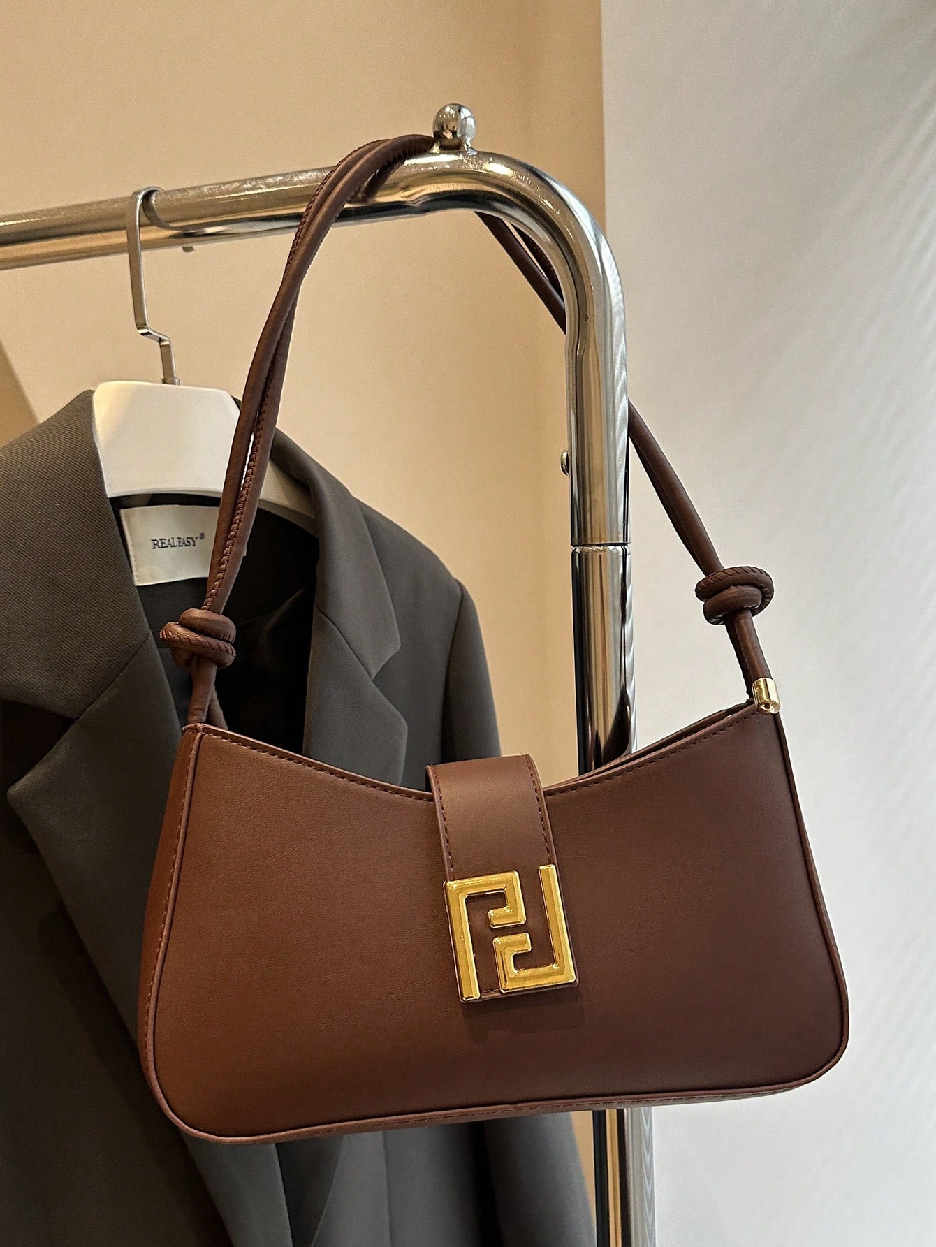 حقيبة كتف للنساء عصرية للارتداء اليوم