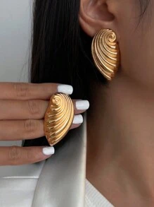 1 paire de boucles d'oreilles vintage à la mode, créatives, géométriques et métalliques en spirale. Des boucles d'oreilles uniques de design asymétrique et minimaliste pour femmes, à porter au quotidien et pour diverses occasions. Bijoux décoratifs et charmants.