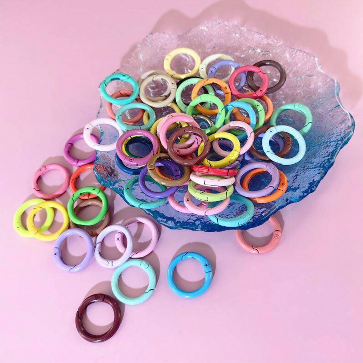 10/50PCS One Lot Small Spring O Ring Metal Key Ring Hook Mini Round Carabiner Clip For Dog Tags Clip Paracord Keyring Lanyard Keychain Ring Purse Charm Rings Clasps Rosered White Mixcolor