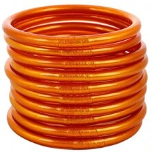 Bộ 10 chiếc vòng tay ống nhựa PVC màu hồng cánh sen và vàng đậm, họa tiết kim loại phun sơn, vòng tay thạch xếp chồng lên nhau trông rất dày dặn, dùng để dự tiệc - lá vàng giả - Xem 10