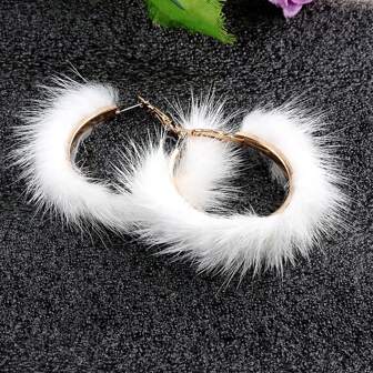 jugalstar 1 Pair Women's Exaggerated Round Mink Fur Earrings, Autumn/Winter