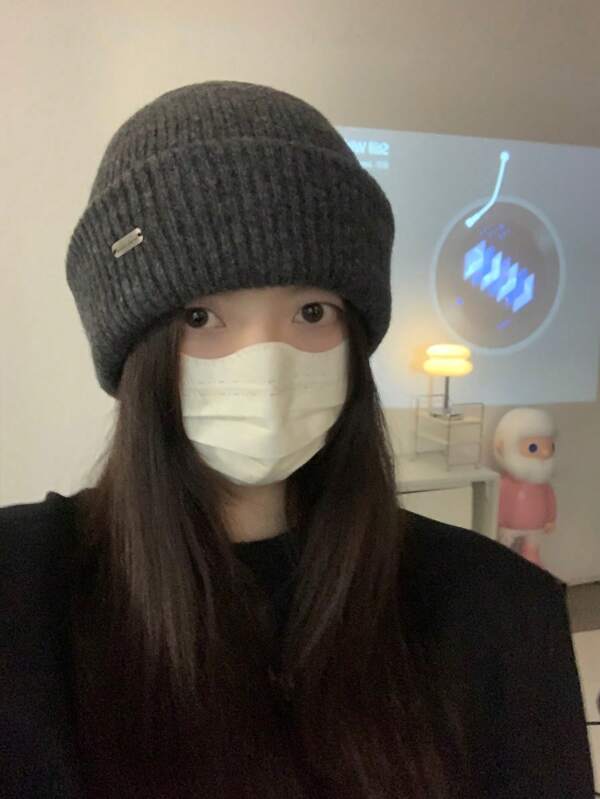 1 Pc Women's Black Polyester Blend Wool Beanie Hat With Cute Fashionable Metal Needle