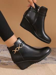 Botas de tobillo de moda para mujer, tacón de cuña grueso, punta redonda, cierre con cremallera, unicolor, parte superior de piel sintética, suela antideslizante, decoración con hebilla metálica, adecuado para todas las estaciones - Negro - Ver 2