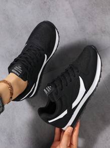 Zapatillas de deporte cómodas y transpirables con suela blanda, puntera redonda y cordones, de estilo retro, versátiles para uso diario y deportes, de colores variados, para mujer, otoño 2025 - en blanco y negro - Ver 3
