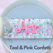 Gepersonaliseerde acryl bekeraccessoires, acryl bekernaamplaatje, gepersonaliseerd naamplaatje met uw naam, nummers, tekst in meerdere kleuren, geweldig cadeau voor familie en vrienden, herfst-/wintervakantiegeschenk waterfles