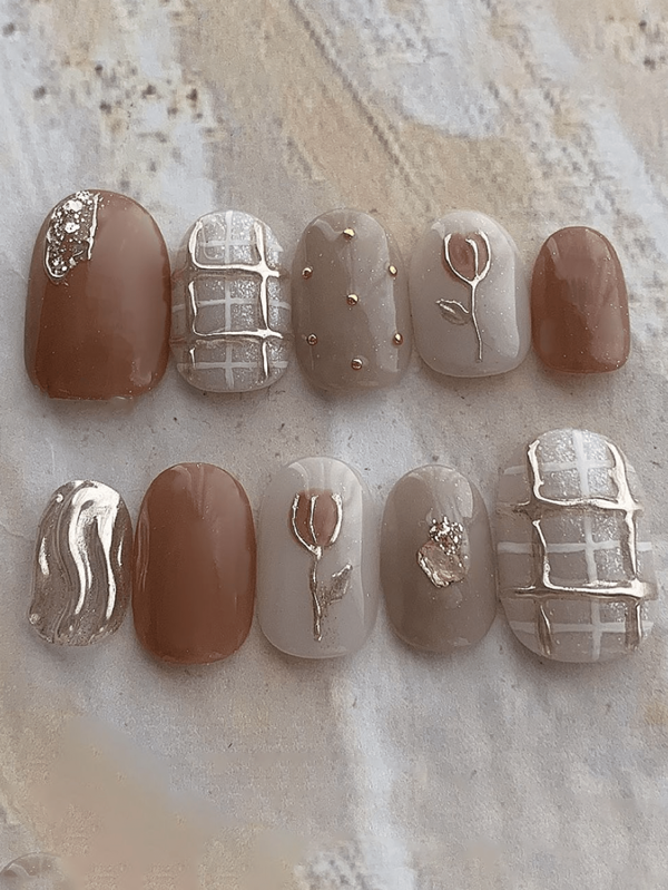 10 Peças Unhas Postiças Tulipa 3D Decoradas com Dinheiro Vintage Bordô e Prata, Padrão Xadrez, Formato Quadrado e Redondo Curto, Adequado para Vinho Quente e Chocolate Quente de Inverno e Natal, Eleve sua Elegância para Encontros e Festas Diárias, Acompanha Gel de Gelatina e Lixa Unhas Postiças